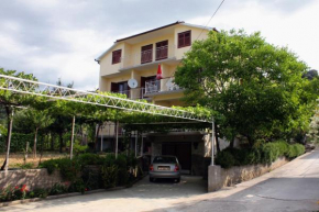 Apartments with a parking space Palit, Rab - 5048